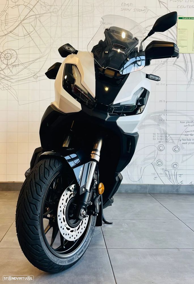 Honda ADV 350 - 4