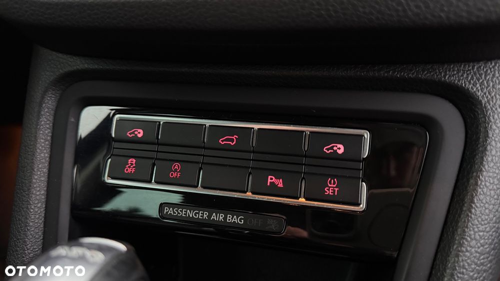 Volkswagen Sharan 2.0 TDI DSG 4MOTION (BlueMotion Technology) Highline - 32