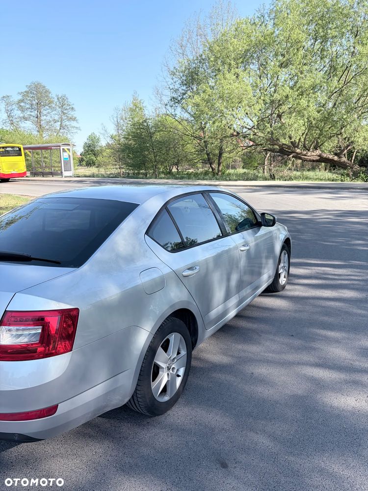 Skoda Octavia 1.6 TDI Ambition DSG - 4