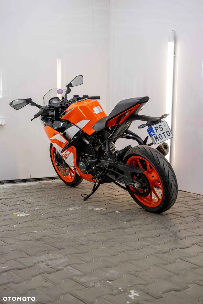 KTM RC 125 - 6