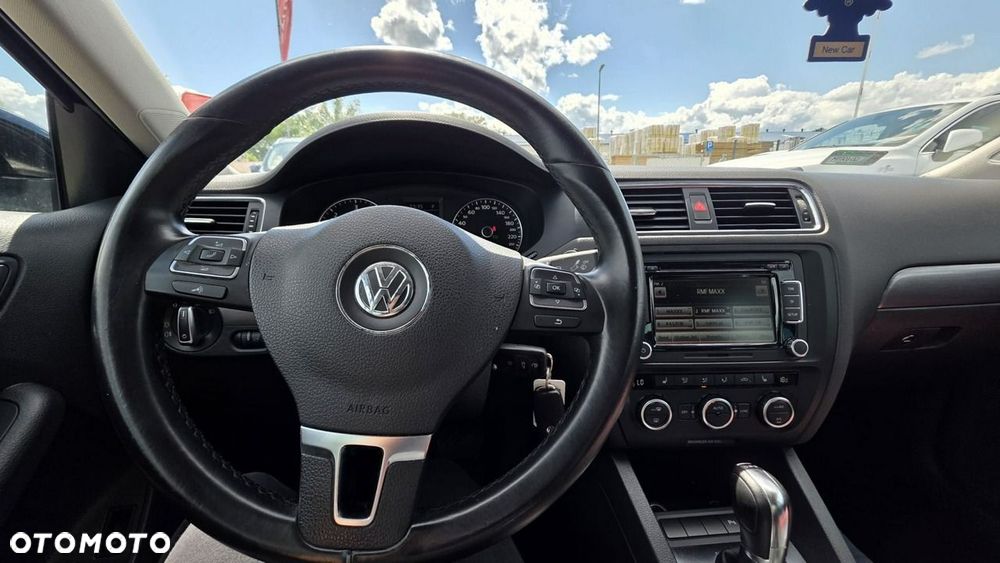 Volkswagen Jetta - 10