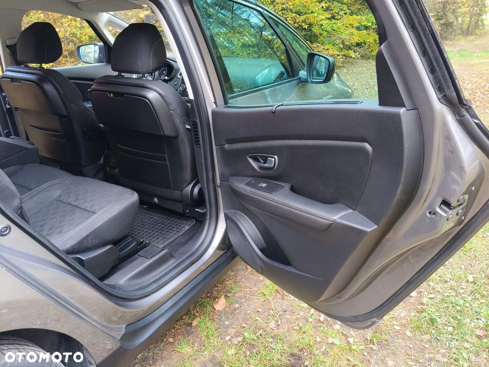 Renault Grand Scenic - 37