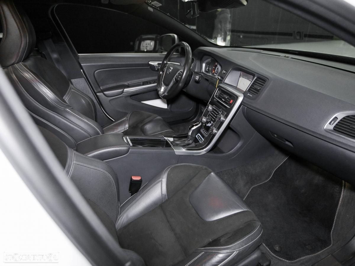 Volvo V60 2.4 D6 R-Design Sum.AWD Phev - 8