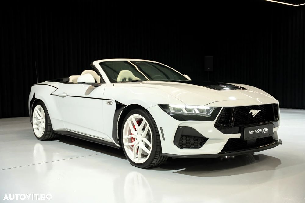 Ford Mustang - 4