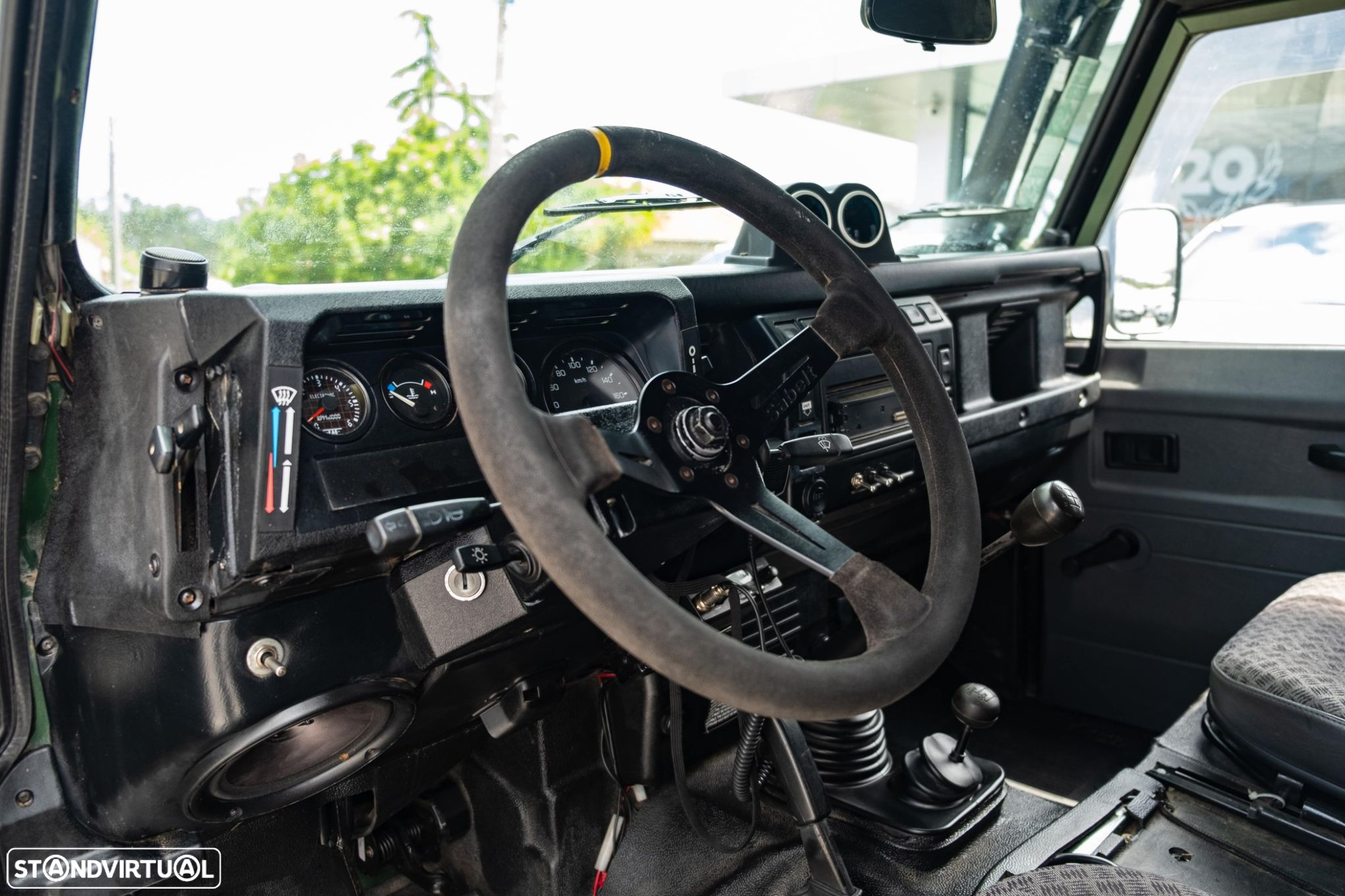 Land Rover Defender 90 2.5 TD5 Metal Top - 18