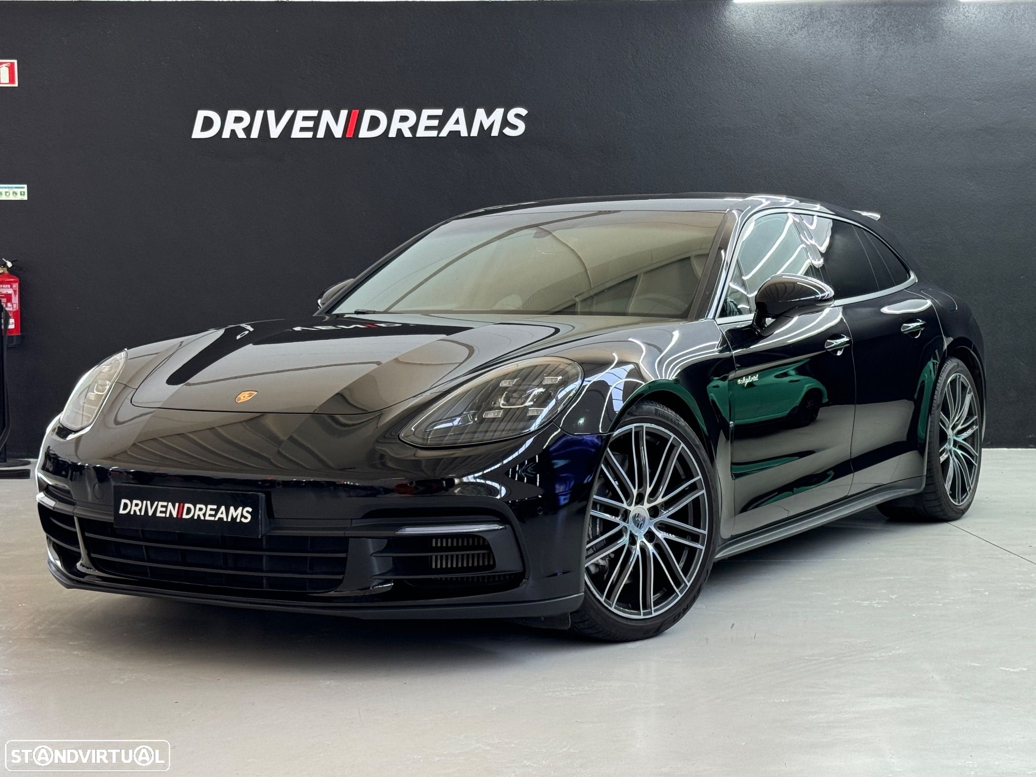 Porsche Panamera Sport Turismo 4 E-Hybrid Platinum Edition - 1