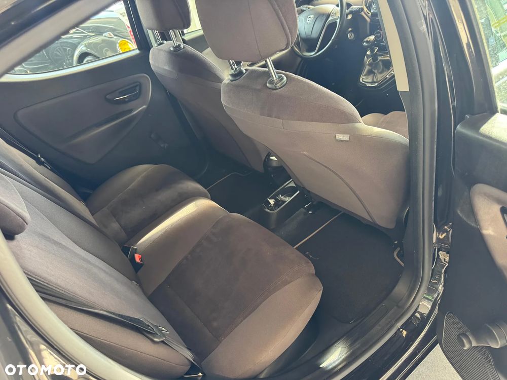 Lancia Ypsilon Y 1.2 8v Gold - 17