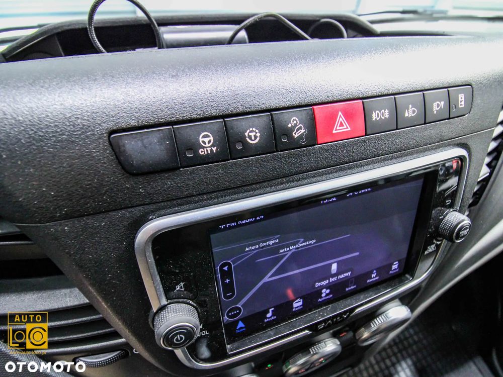 Iveco DAILY CHŁODNIA + MROŹNIA + AGREGAT x 2 + AUTOMAT - 19