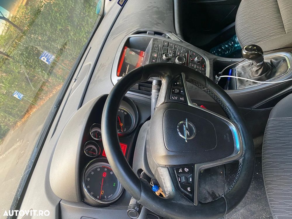 Opel Astra 1.4 ECOTEC Turbo Essentia - 11