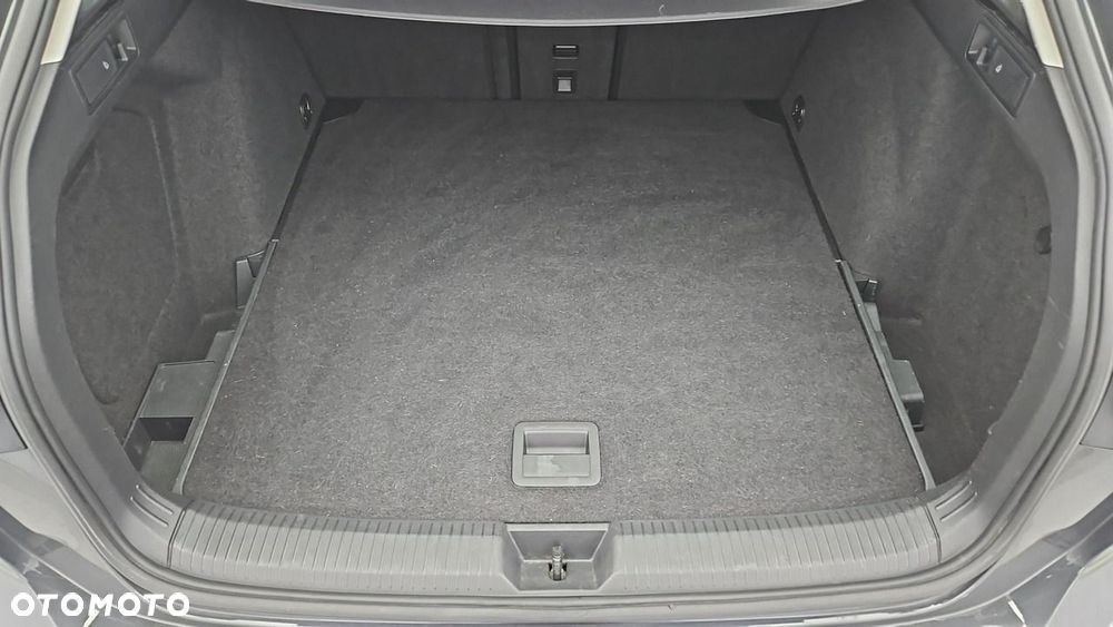 Volkswagen Golf - 25