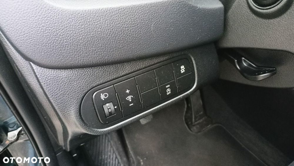 Kia Carens 1.7 CRDi L 7os - 29