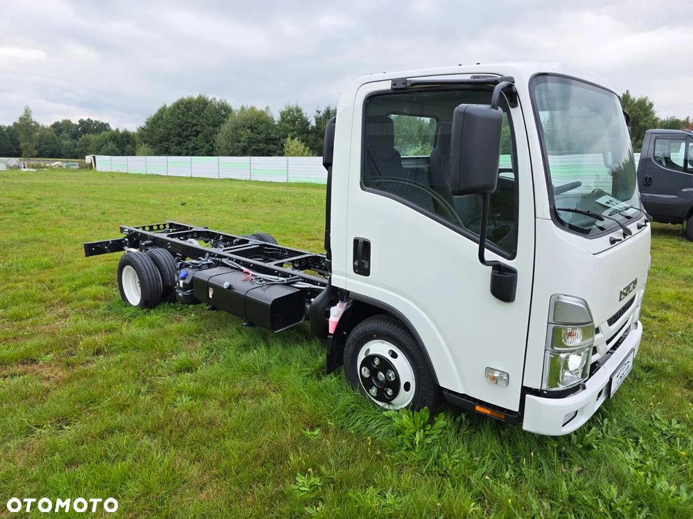 Isuzu M27 rama do zabudowy - 2