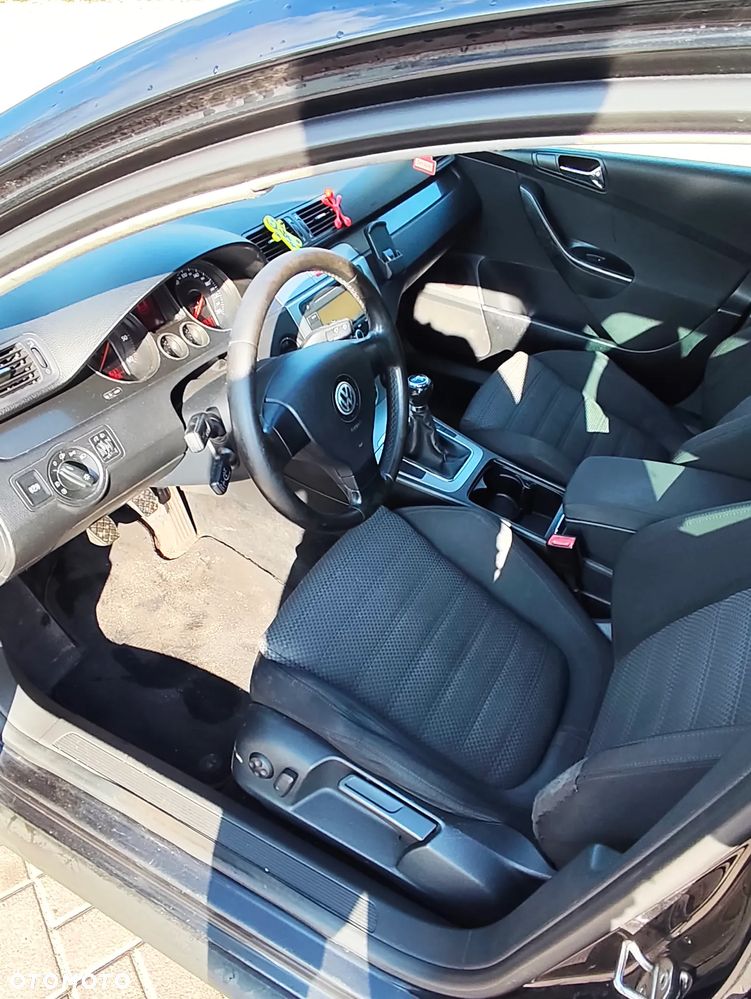 Volkswagen Passat 2.0 TDI DPF Sportline - 5