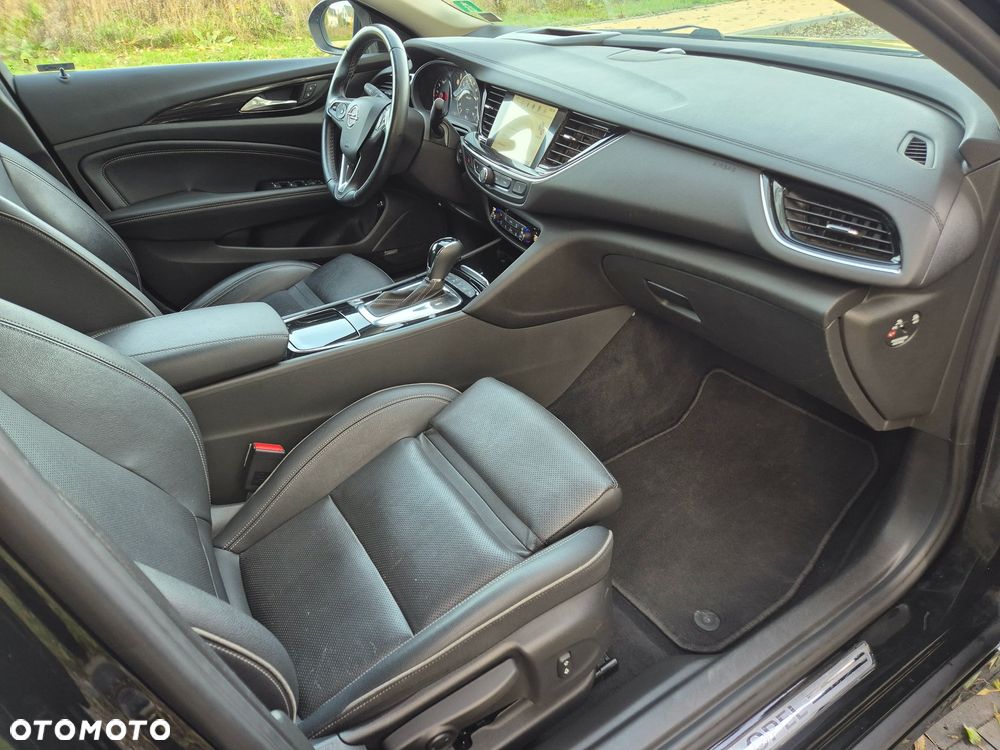 Opel Insignia Sports Tourer 2.0 BiTurbo Diesel 4x4 Business Innovation - 17