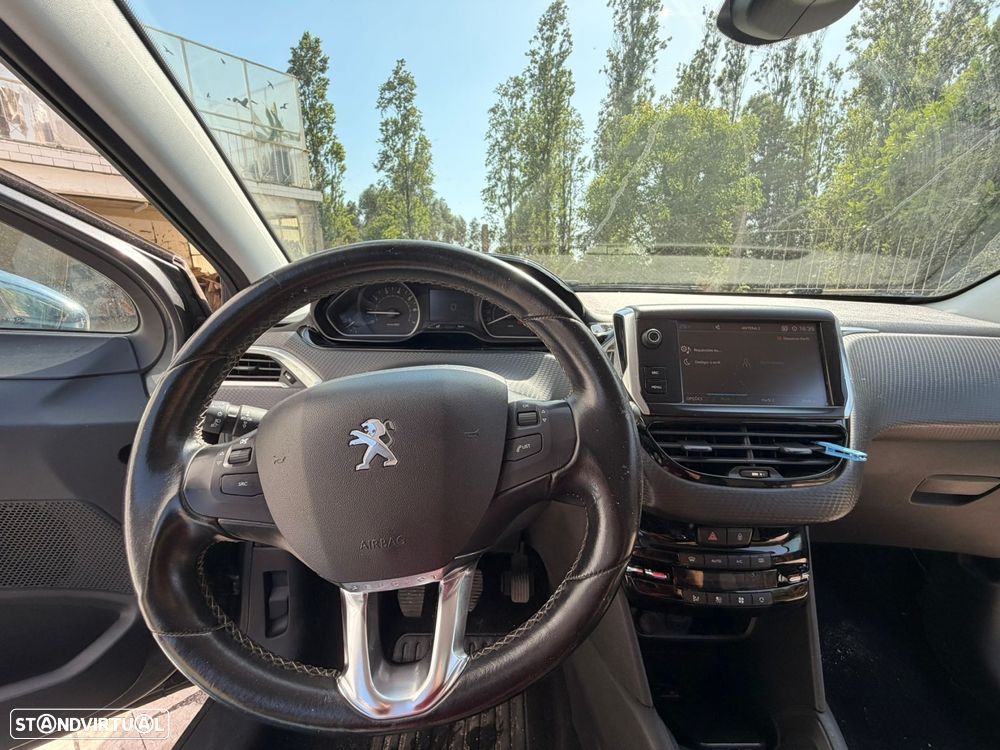 Peugeot 208 1.2 PureTech Allure - 20