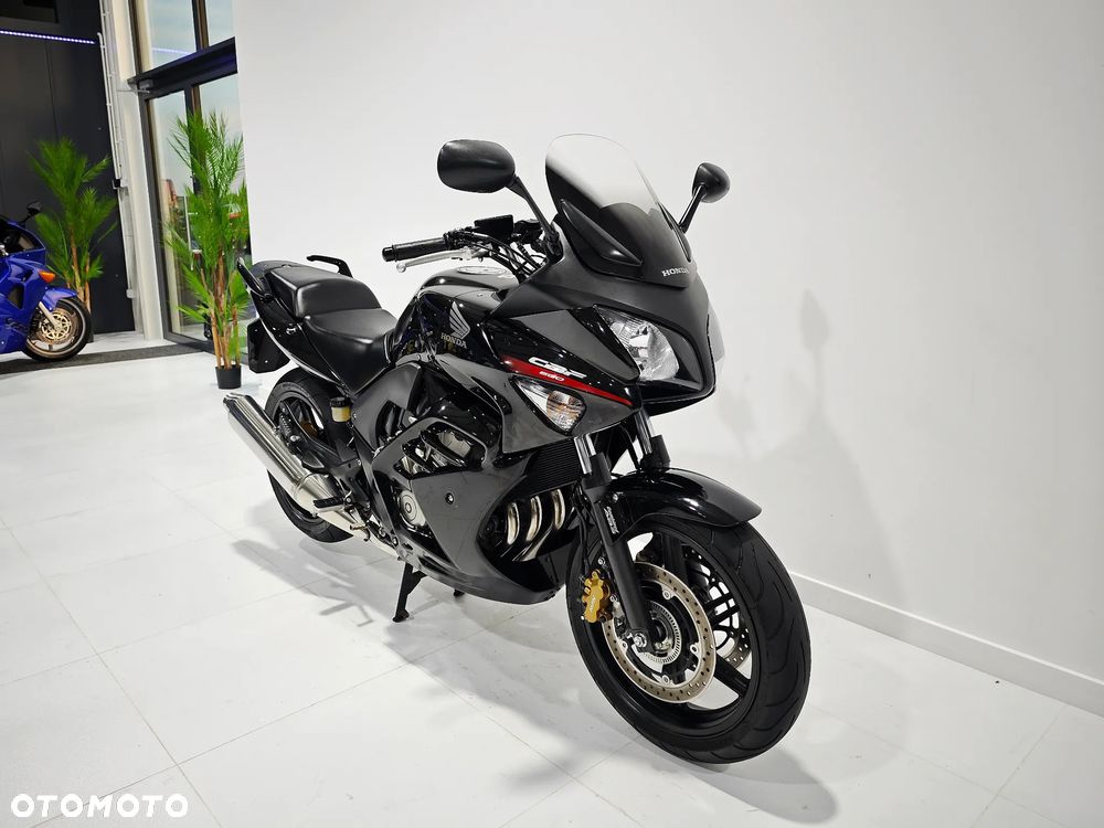 Honda CBF - 2