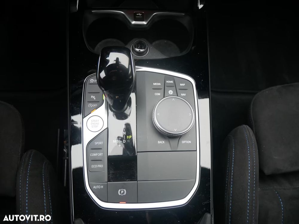 BMW M1 M135i xDrive - 14