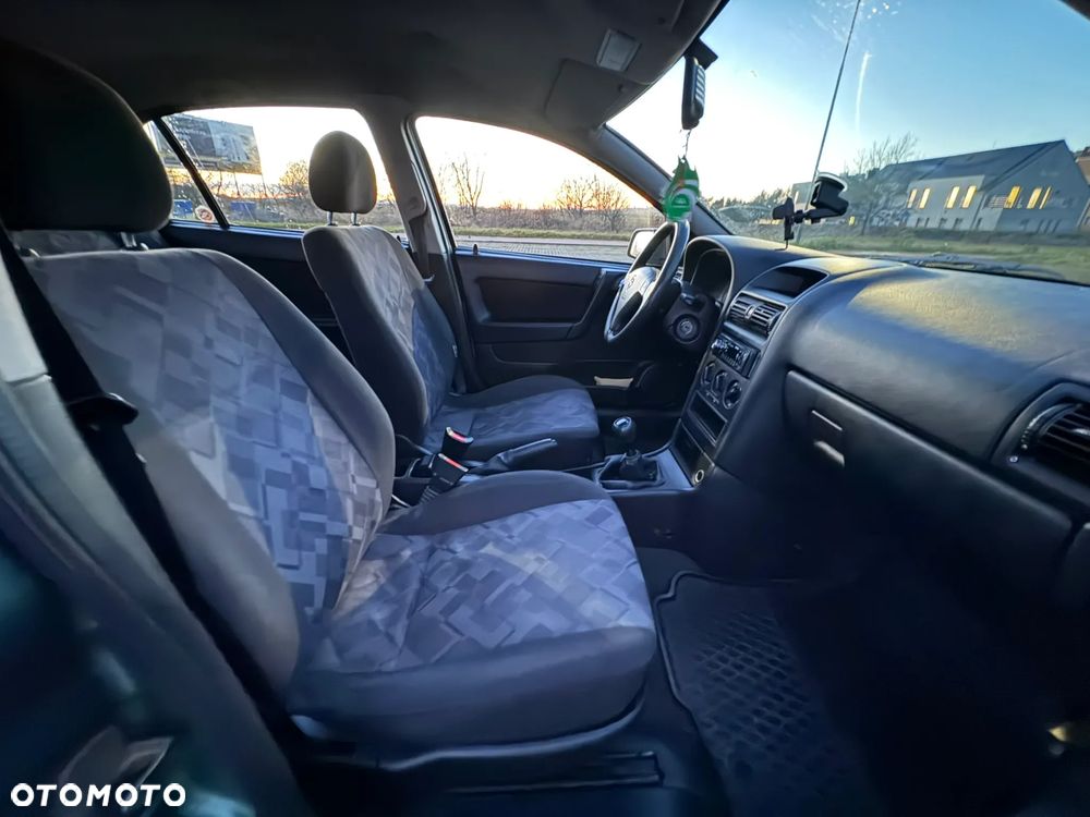 Opel Astra 1.4 16v GL - 14