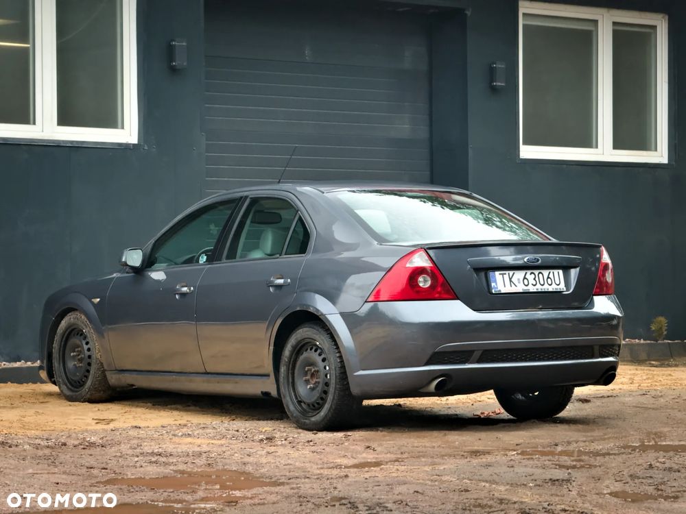 Ford Mondeo V6 ST 220 - 7