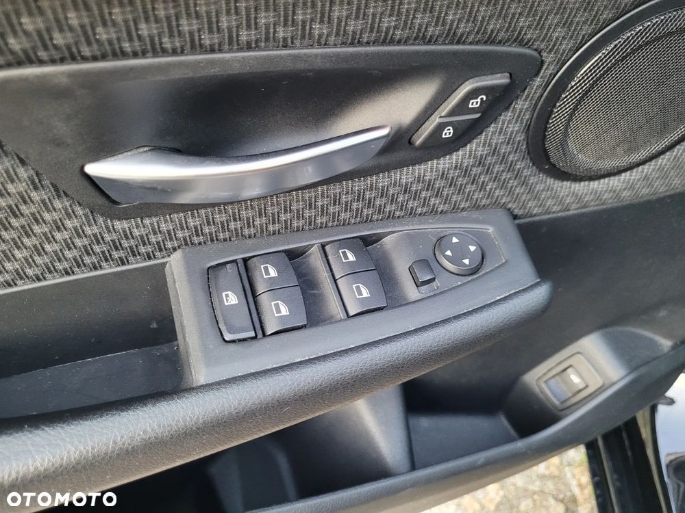 BMW Seria 2 218d Advantage - 23
