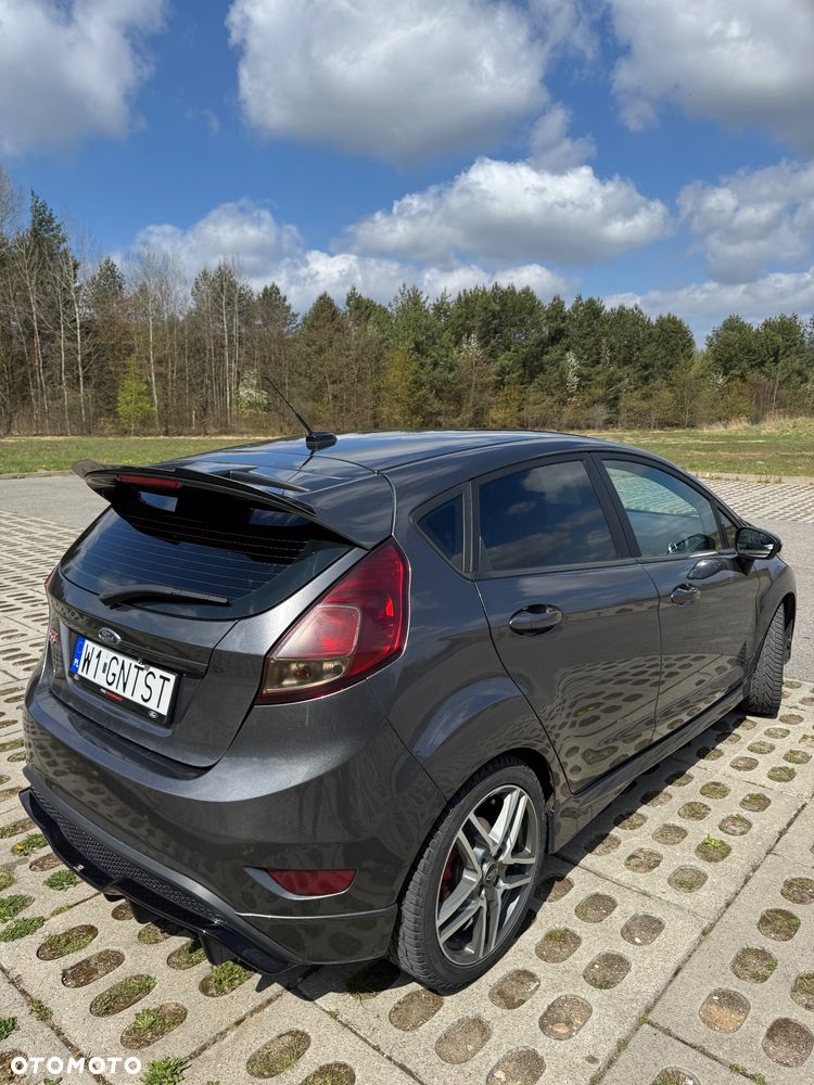 Ford Fiesta ST - 9