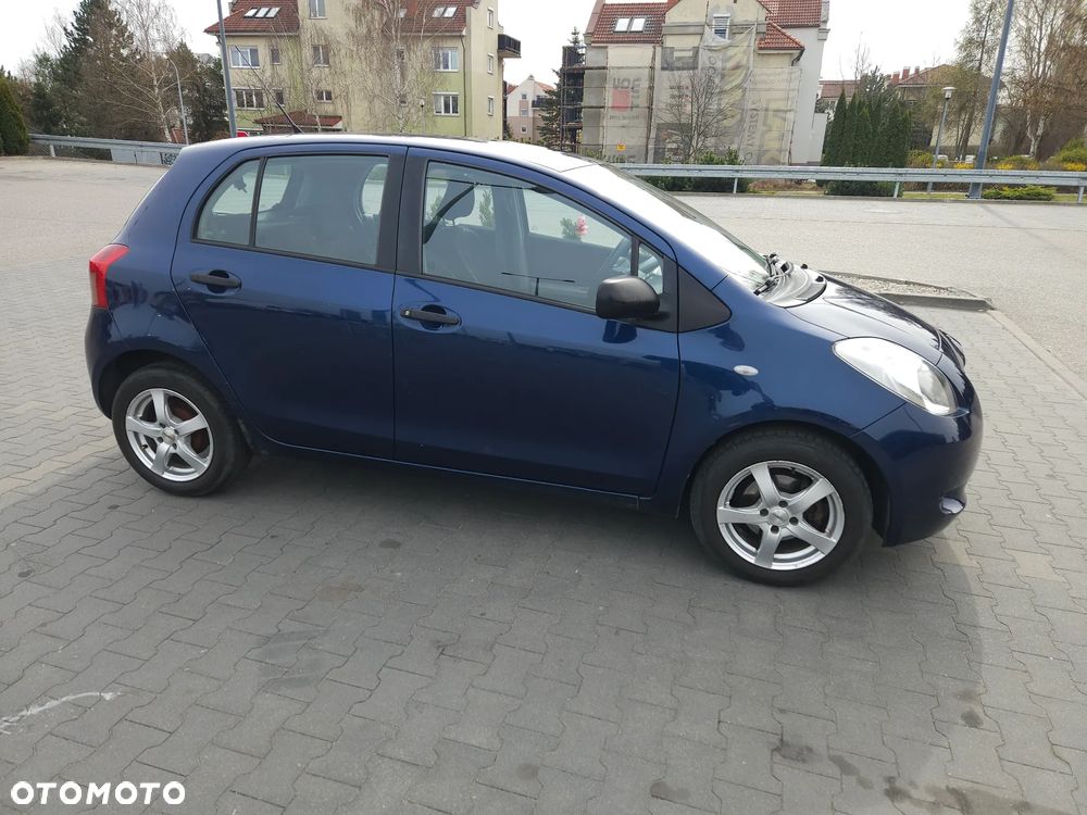 Toyota Yaris 1.3 Sol - 4