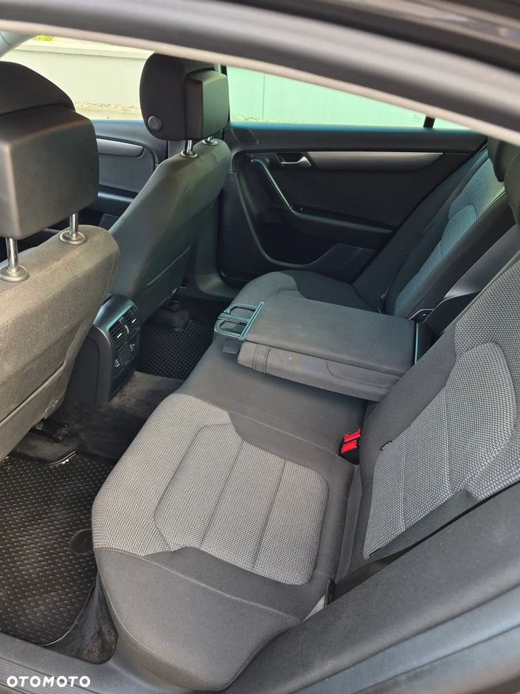 Volkswagen Passat 1.8 TSI Highline - 13