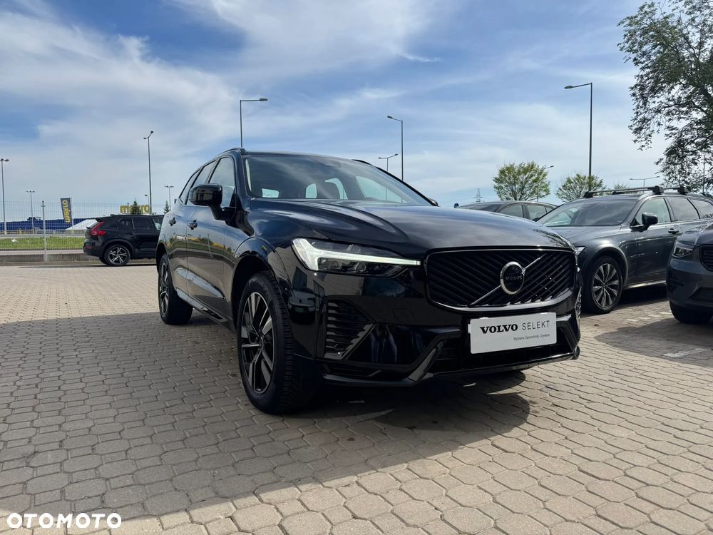 Volvo XC 60 B5 B AWD Plus Dark - 4