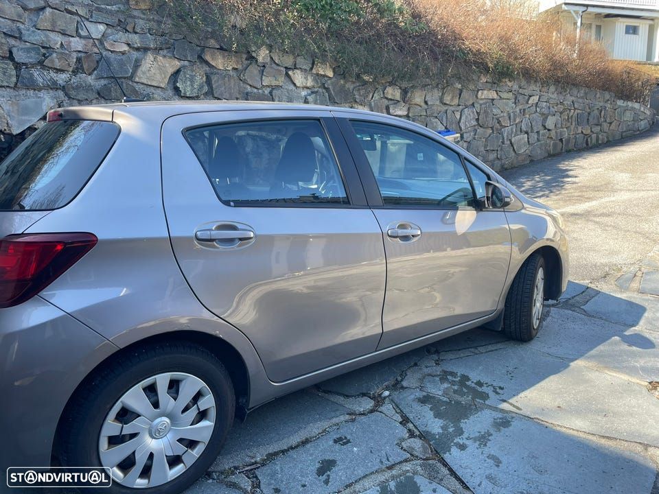 Toyota Yaris 1.0 VVT-i ACtive - 4