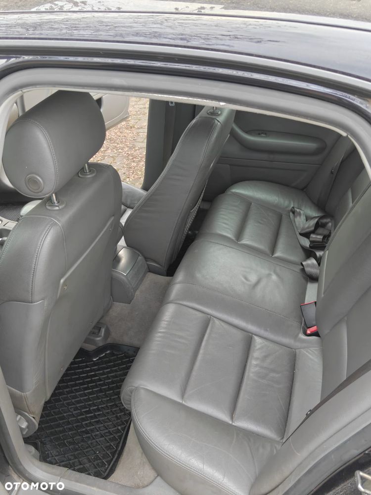 Audi A4 Limousine - 9