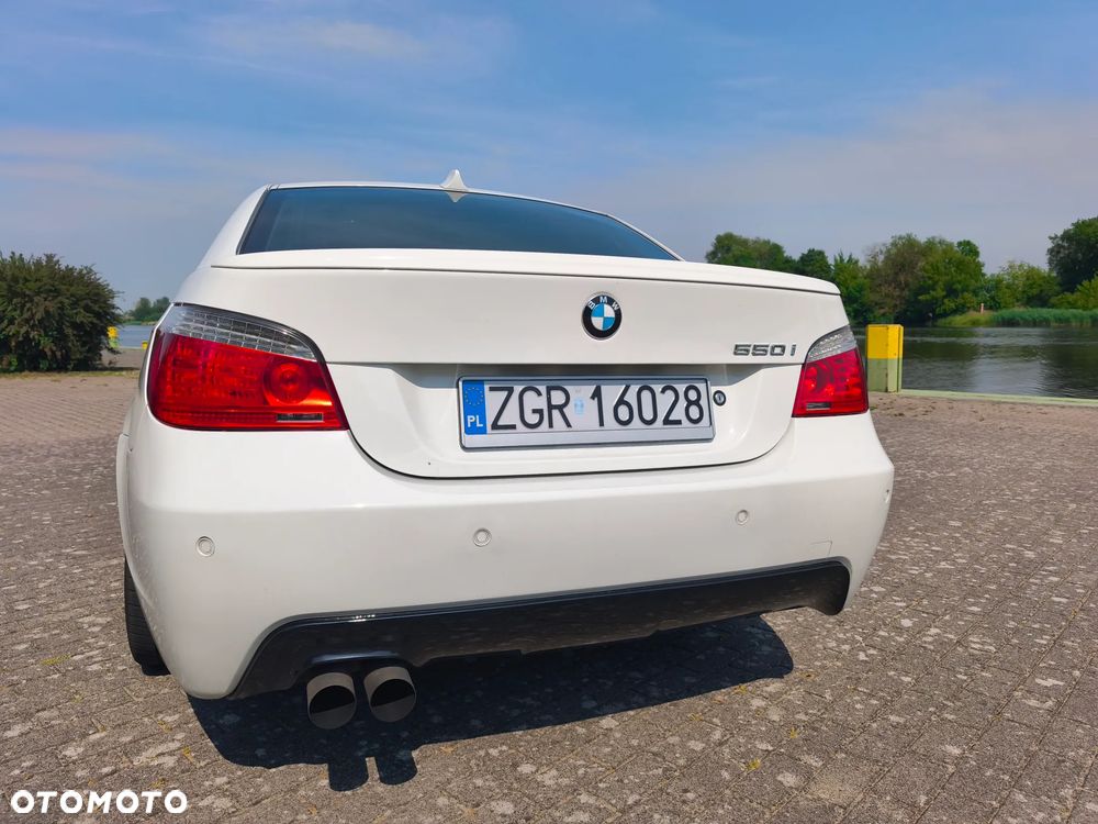 BMW Seria 5 550i - 10