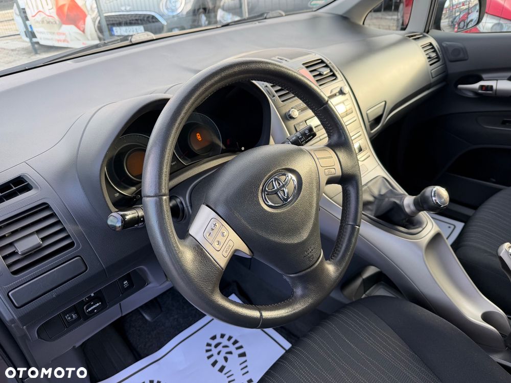 Toyota Auris 1.6 VVT-i Sol - 23