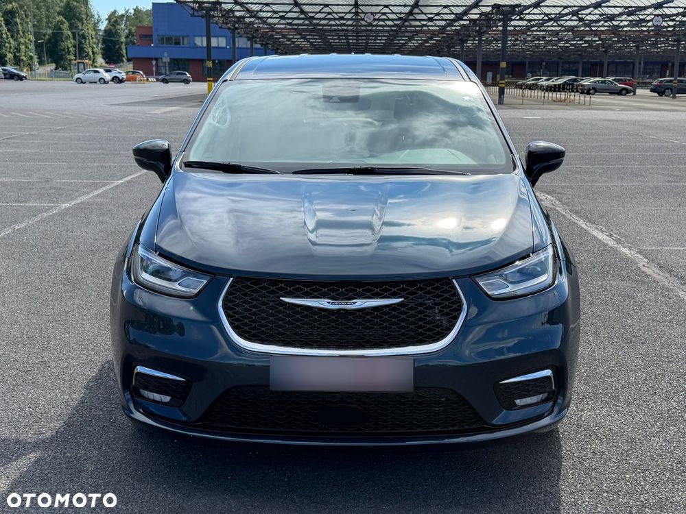 Chrysler Pacifica - 2