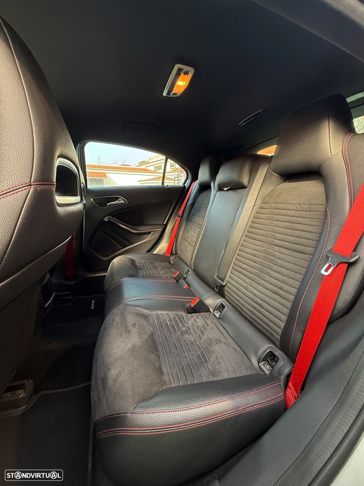 Mercedes-Benz A 45 AMG - 10