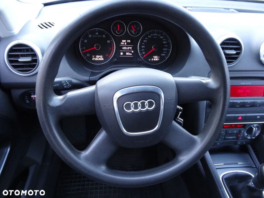 Audi A3 3-drzwiowe 1.6 Ambiente - 24