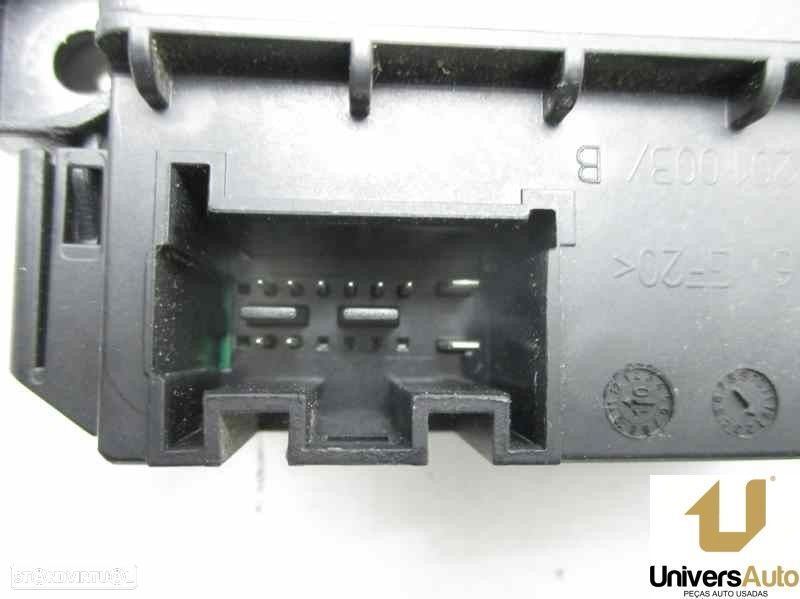 MOTOR ELEVADOR DE VIDRO FRONTAL ESQUERDO VOLKSWAGEN POLO 2010 -6R0959801R - 2