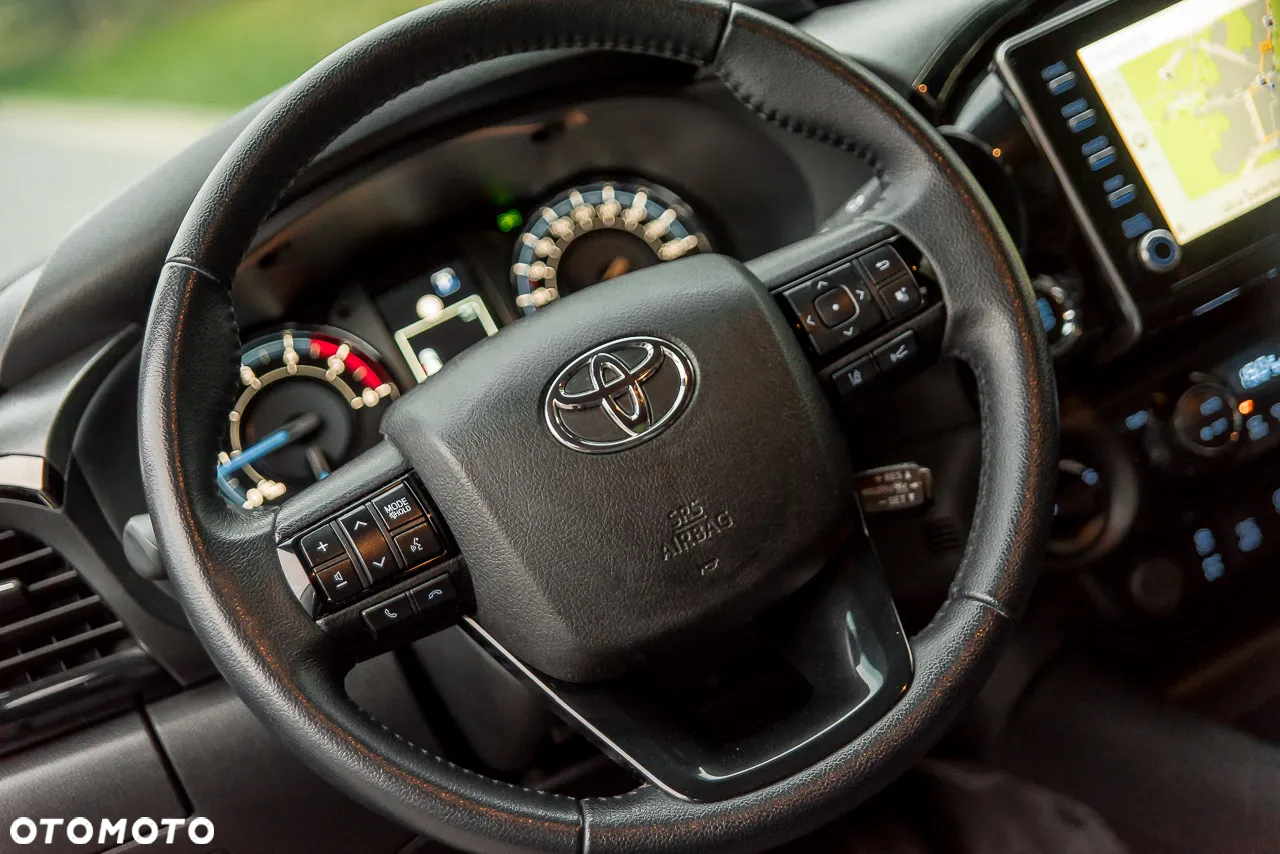 Toyota Hilux 2.8 D-4D Double Cab Invincible Sport 4x4 - 23