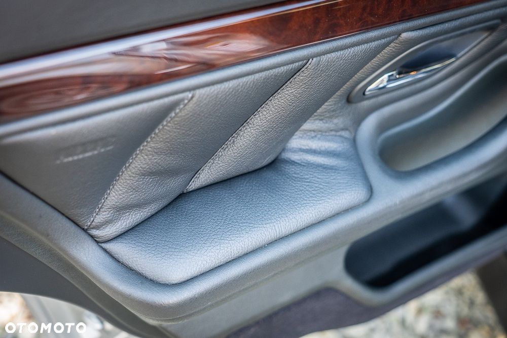 BMW Seria 7 735i - 30