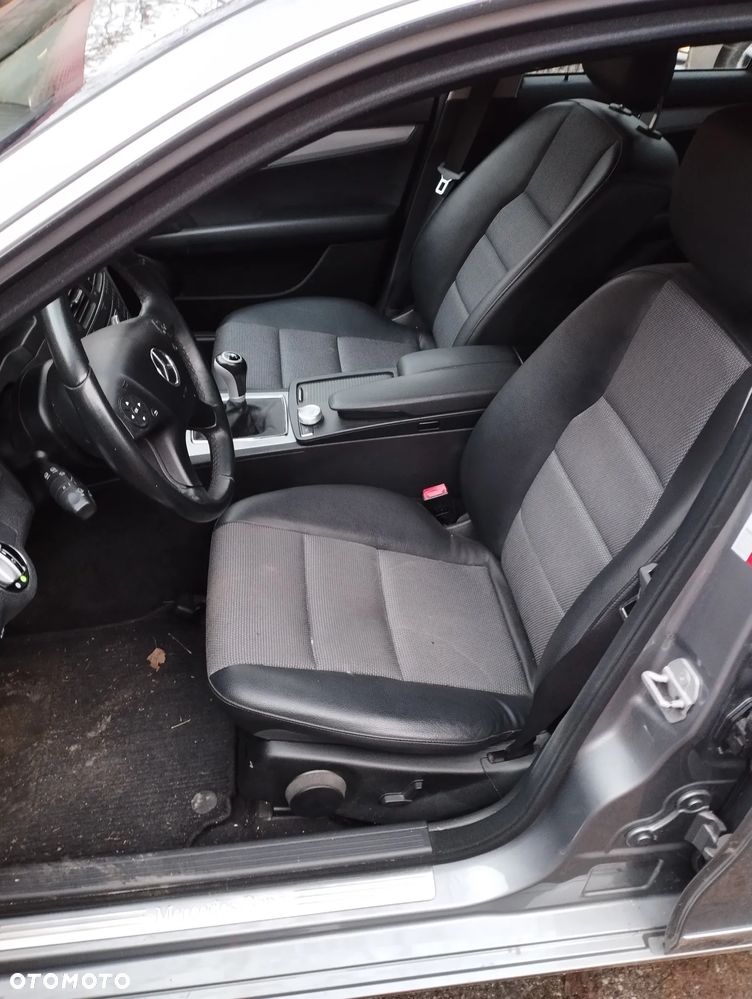 Mercedes-Benz Klasa C 180 Kompressor BlueEFFICIENCY Avantgarde - 8