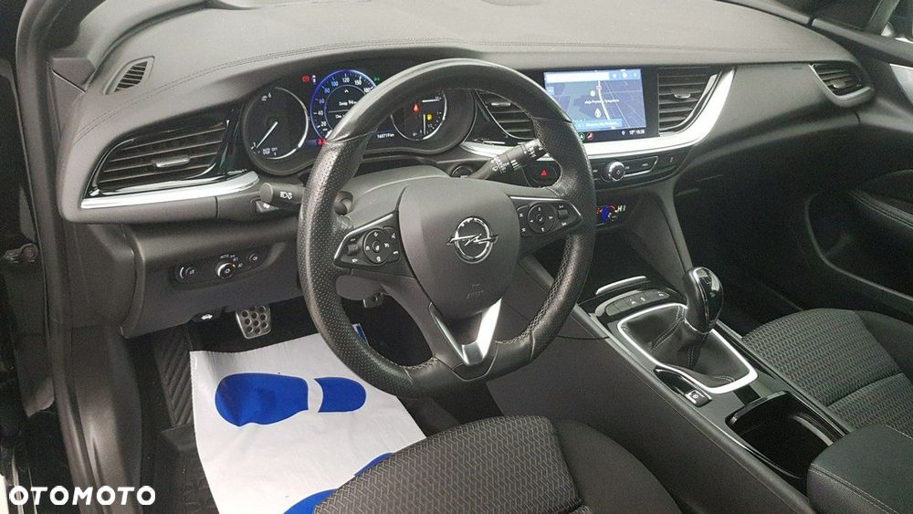 Opel Insignia - 16