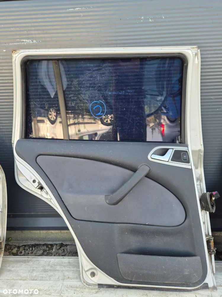 DRZWI LEWY  PRZÓD SKODA OCTAVIA I - 15