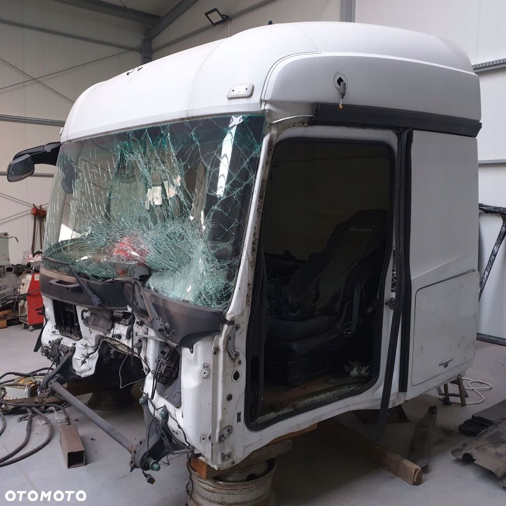 actros mp4 kabina szeroka stream space 2500 goła konstrukcja - 3