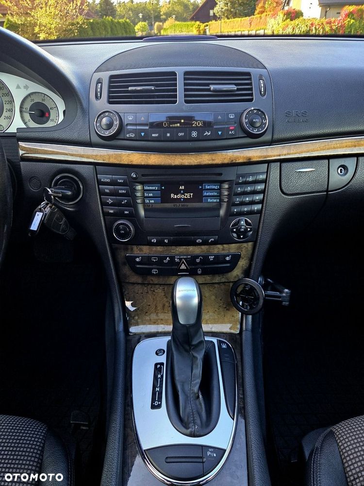 Mercedes-Benz Klasa E 220 CDI Automatik Avantgarde - 23