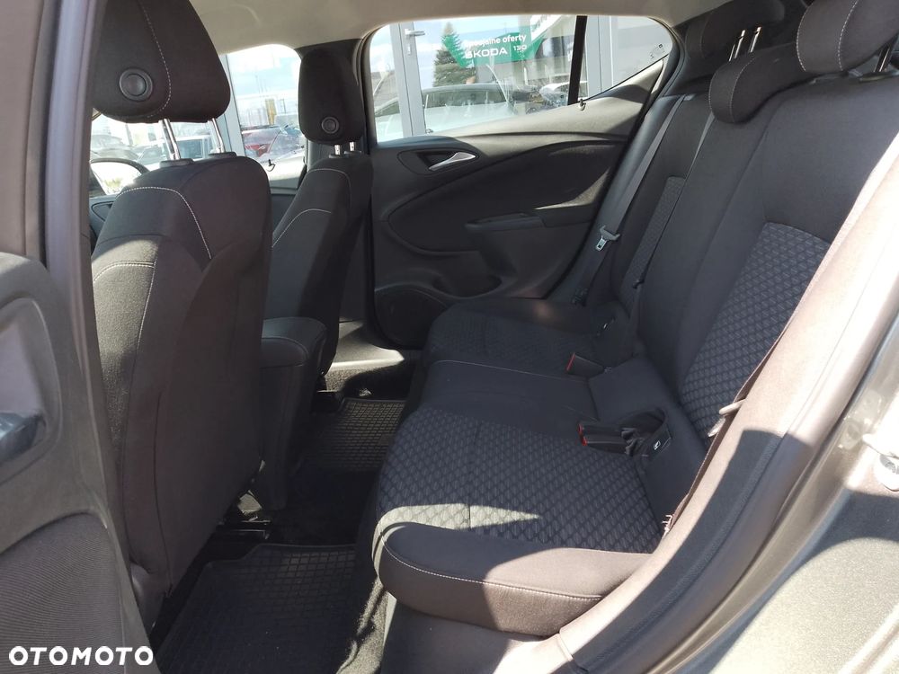 Opel Astra 1.2 T Edition S&S - 18