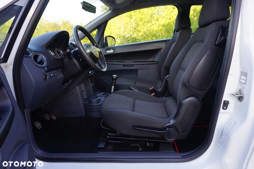Mitsubishi Colt - 25