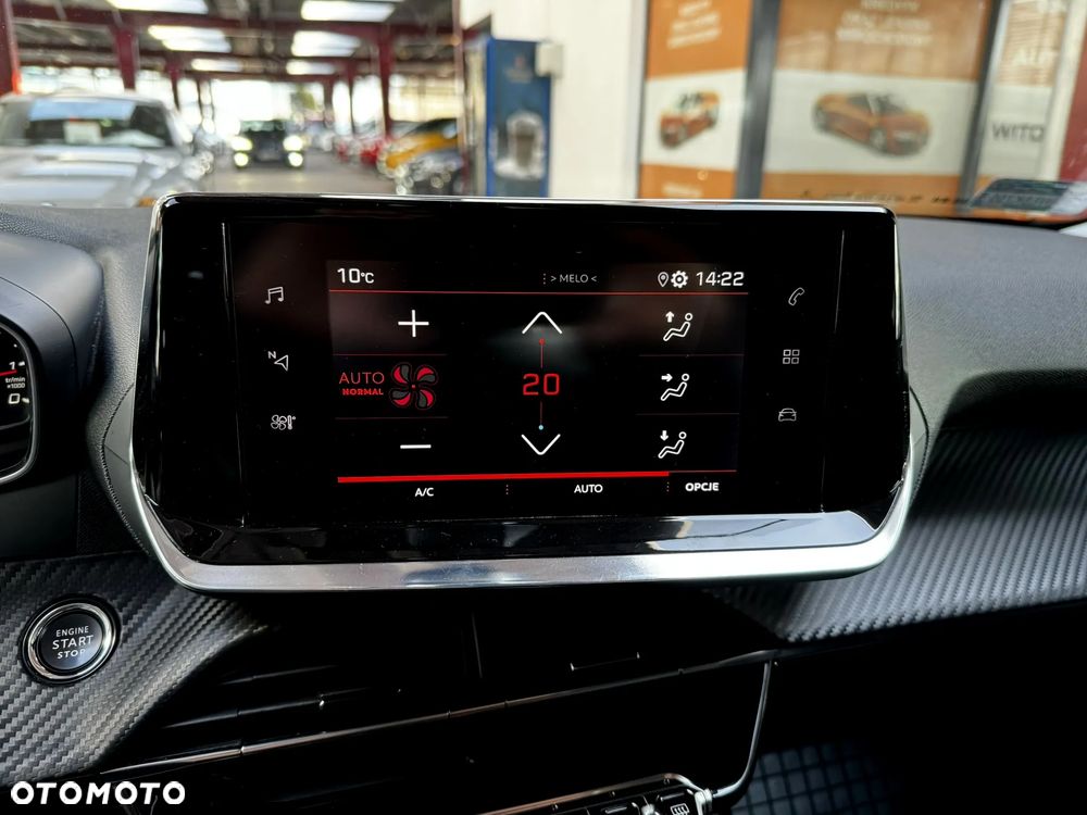 Peugeot 2008 PureTech 130 Allure S&S EAT8 - 17