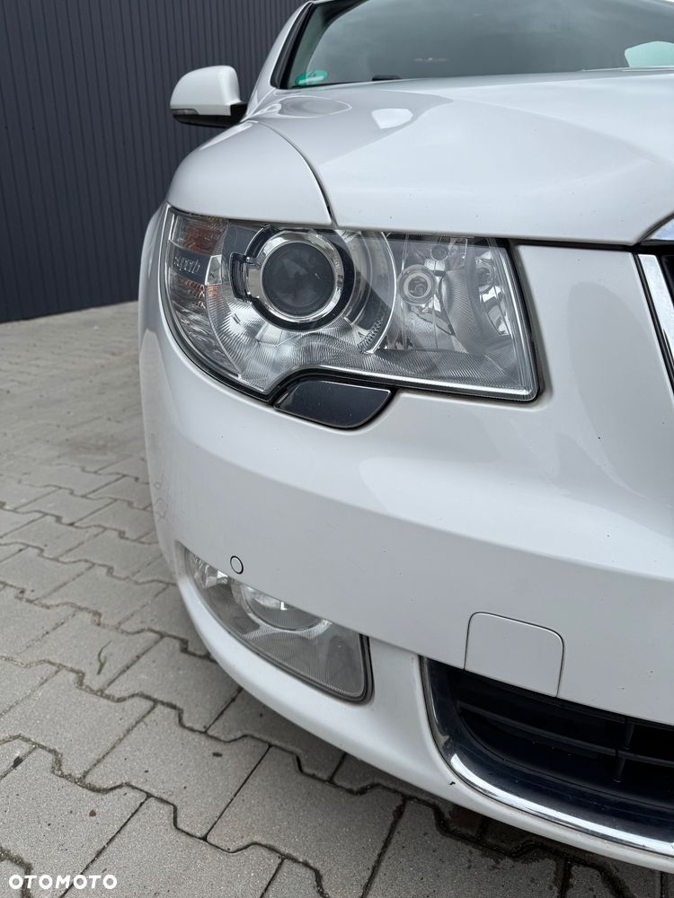 Skoda Superb 2.0 TDI Exclusive - 4