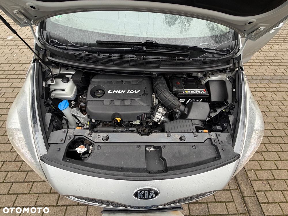 Kia Carens 1.7 CRDi Vision - 32