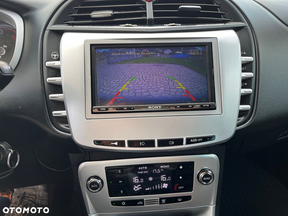 Lancia Delta 1.6 MJ Platino - 11