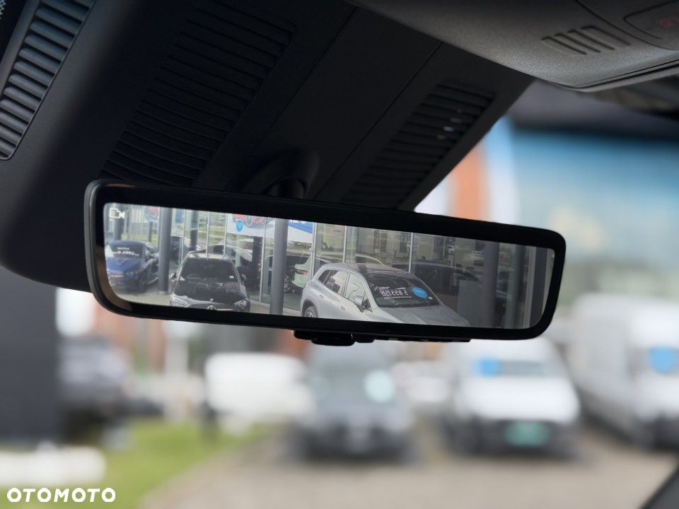 Mercedes-Benz Sprinter - 13